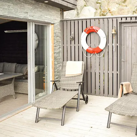 Holiday home In With House Sea View *