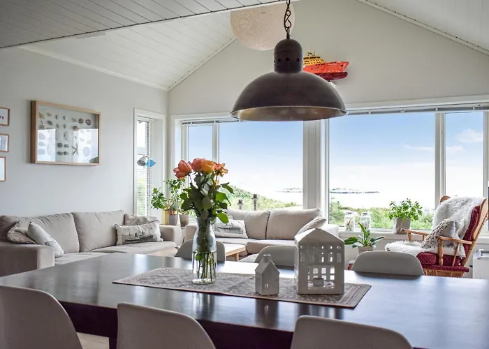 Nyaraló In With House Sea View