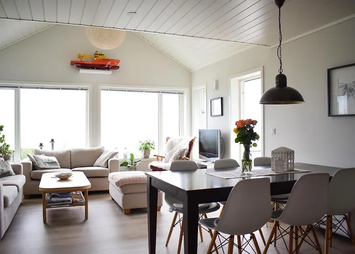 In With House Sea View Nyaraló *