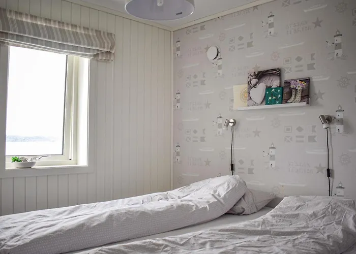 In With House Sea View Nyaraló Sveio