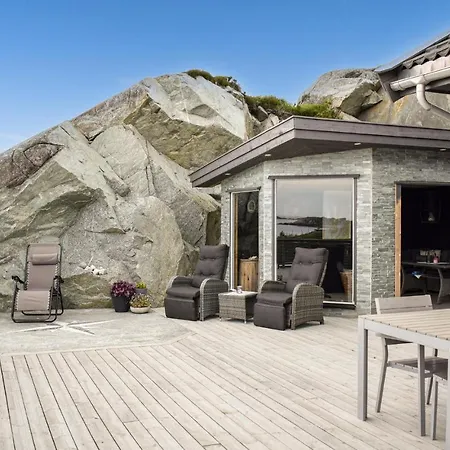 In With House Sea View Sveio